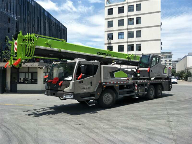 凤城市跨街广告牌的高空安装注意事项