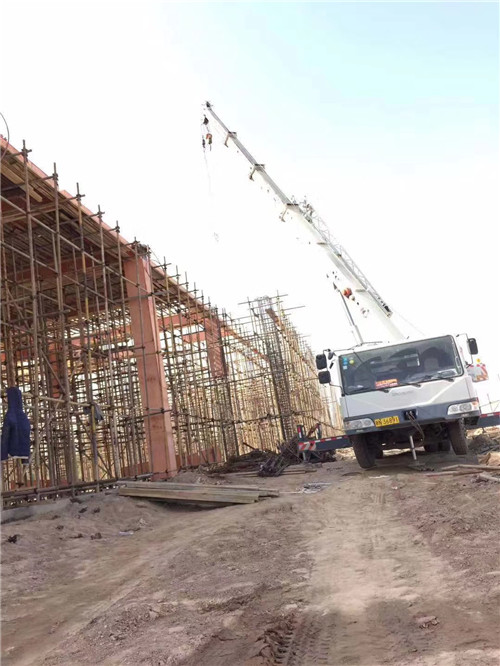 凤城市吊车作业的安全注意事项有哪些？