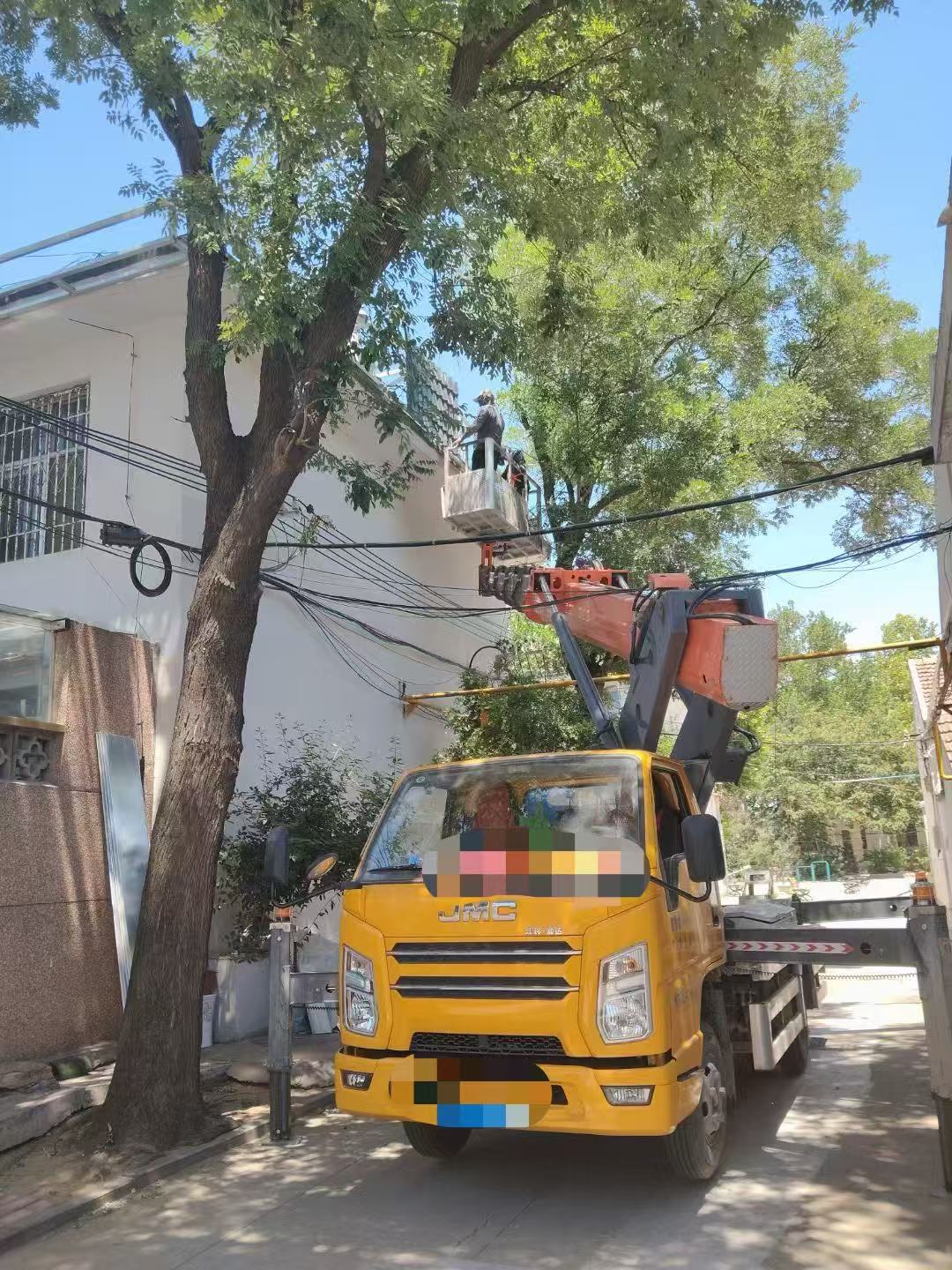凤城市高空作业车能吊装重物吗？最大承载多少公斤？