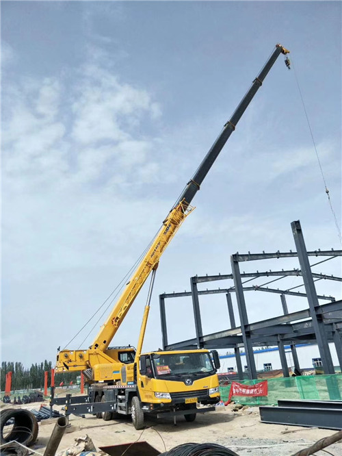 凤城市超高层建筑钢结构吊装案例